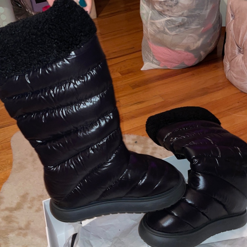 Moncler puffer boots